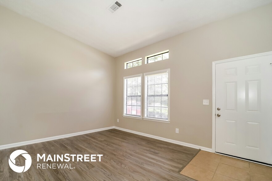 Building Photo - 6373 Valley Dale Dr