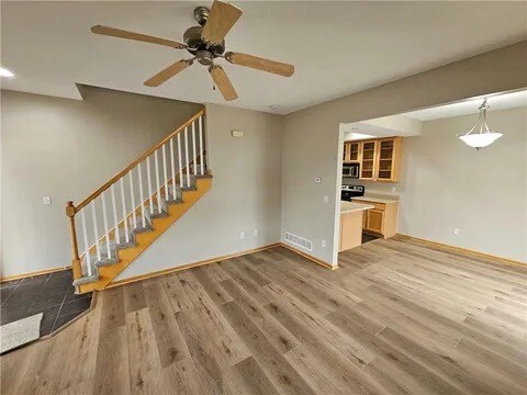 Building Photo - 2101 Meadow Ct