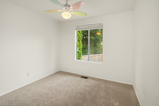 Building Photo - 24105 SE 42nd St