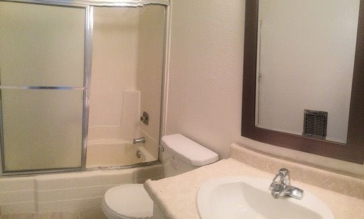 Building Photo - 16046 Wyandotte St