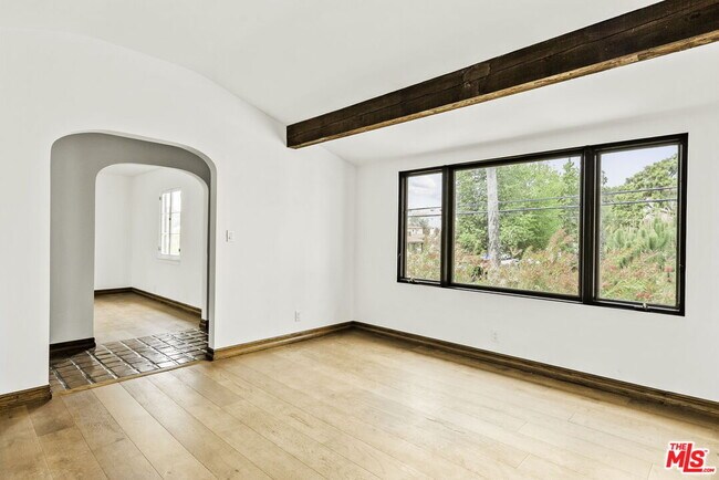 Building Photo - 1702 Idaho Ave