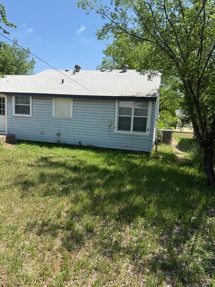 Building Photo - 1226 Green St