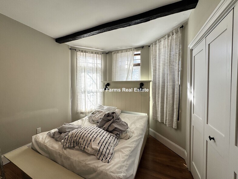 Building Photo - 179 Babcock St