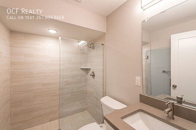 Building Photo - 715 S 51st St