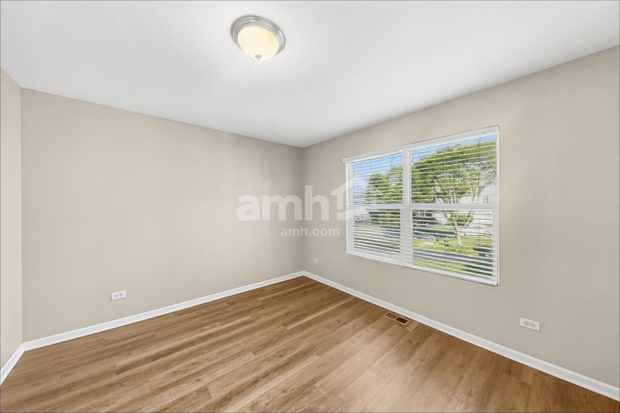 Building Photo - 6408 Roth Dr