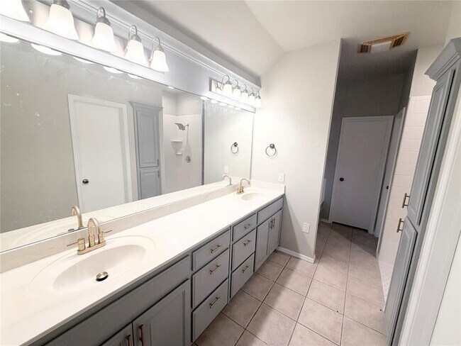 Building Photo - 10616 NW 40th Terrace