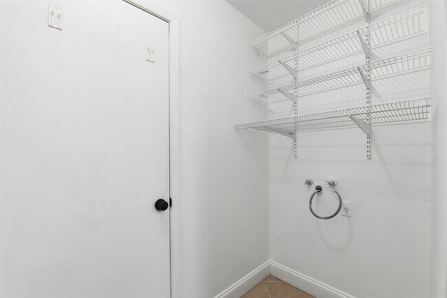 Building Photo - 16318 Cypress Point Dr