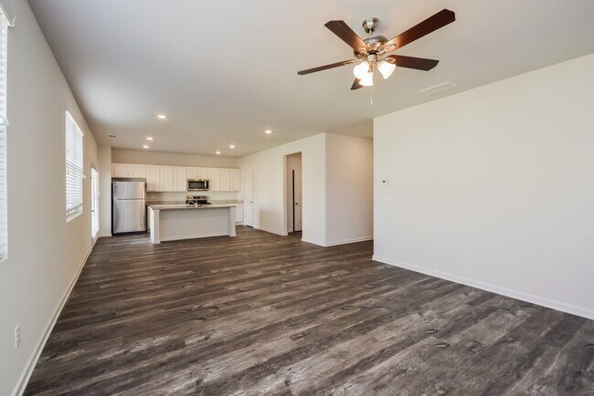 Building Photo - 621 Moorings Ave