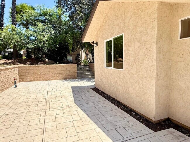 Building Photo - 1522-30 Falda Del Cerro Ct