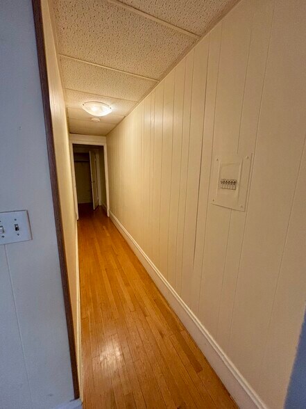 Building Photo - 25 Lenox St