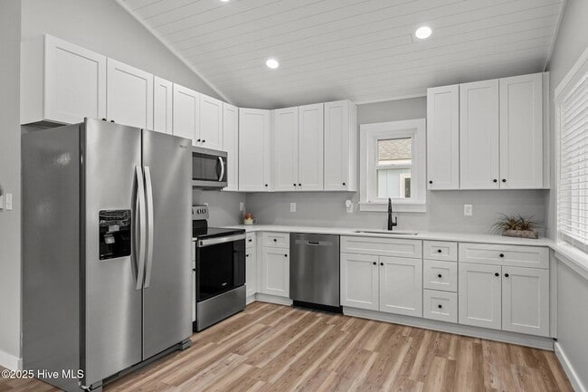Building Photo - 151 Long Pond Lp