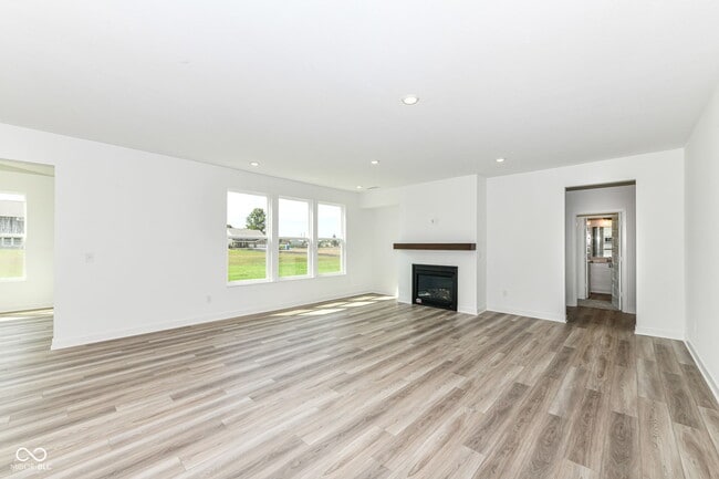 Building Photo - 5134 Golden Grv Dr