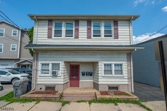 Building Photo - 106 Broughton Ave