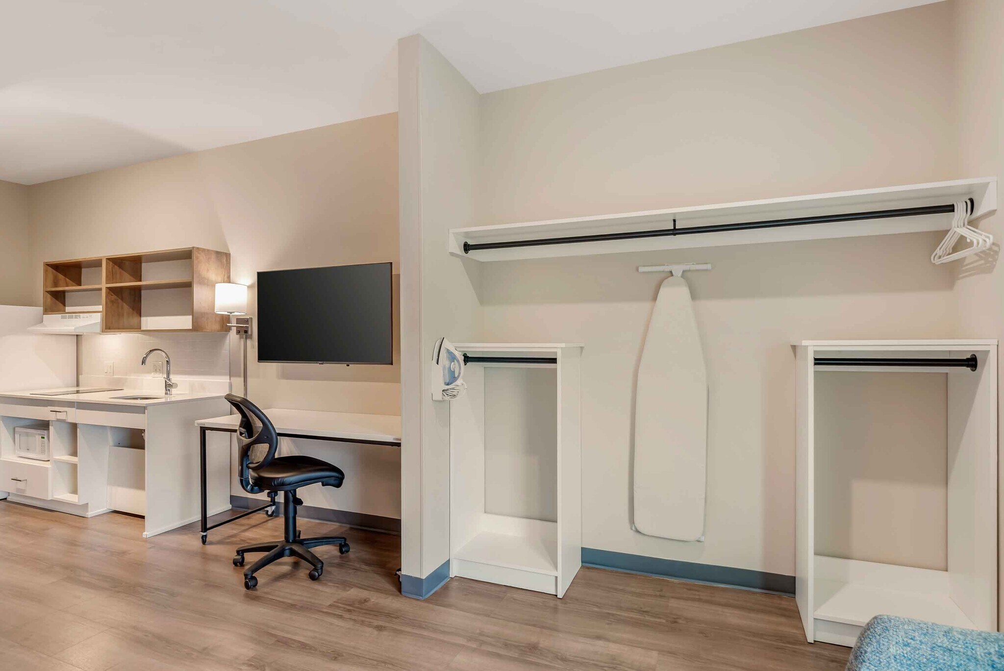 Building Photo - Furnished Studio-Charlottesville