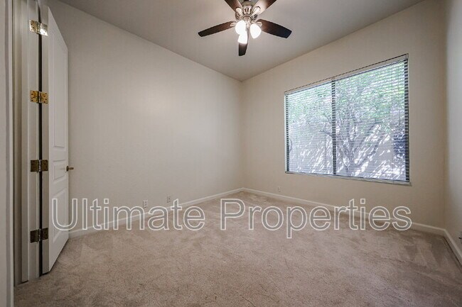 Building Photo - 11050 E Verbena Ln