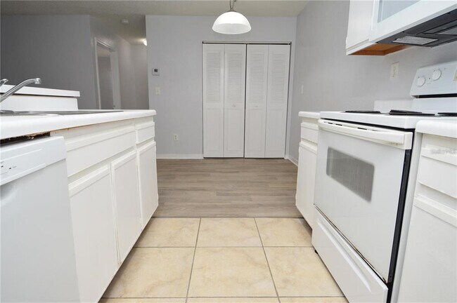 Building Photo - 10263 Gandy Blvd N