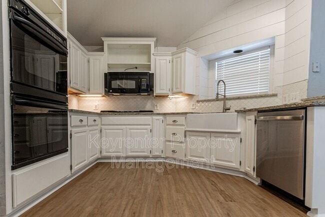 Building Photo - 17300 Zinc Dr