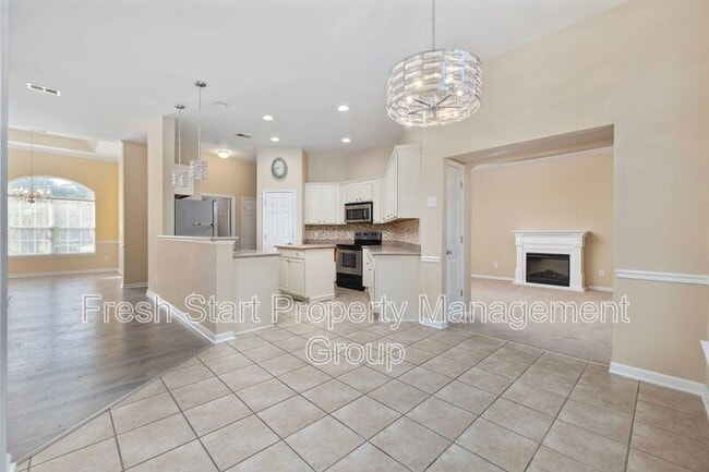 Building Photo - 414 Carriage Lake Dr