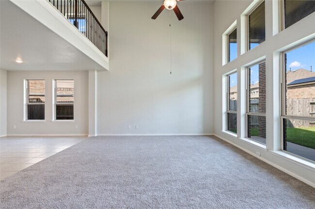 Building Photo - 632 Kickapoo Ct