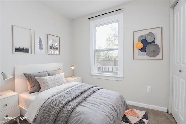 Building Photo - 1914 King St