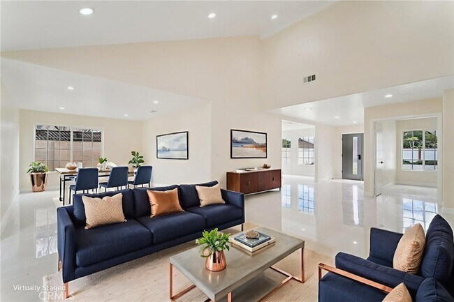 Building Photo - 10121 Eagle Ave