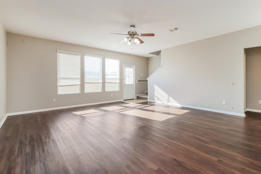 Building Photo - 17914 Seco Creek Ln