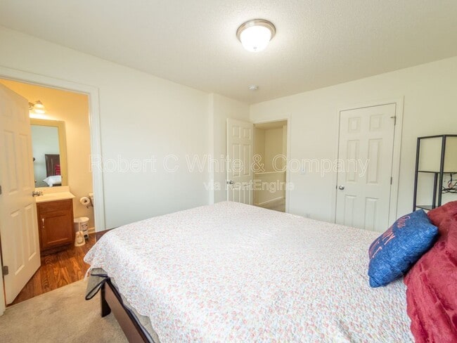 Building Photo - 219 Pepin Pl
