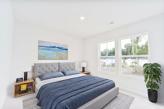 Building Photo - Bright & Spacious Living in Charleston’s G...