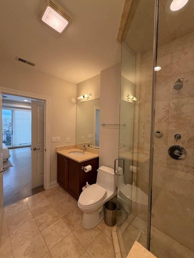 Building Photo - 2251 W Wabansia Ave