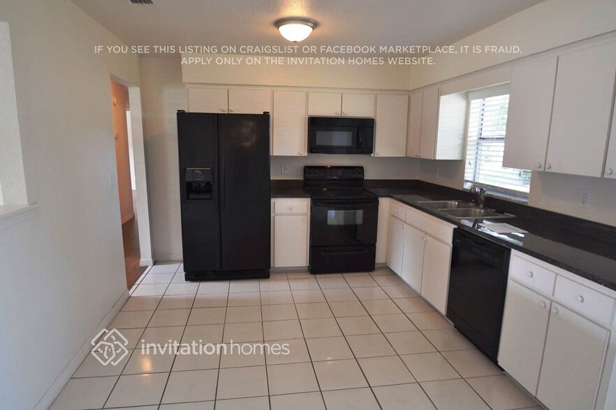 Building Photo - 837 Dove Ridge Dr