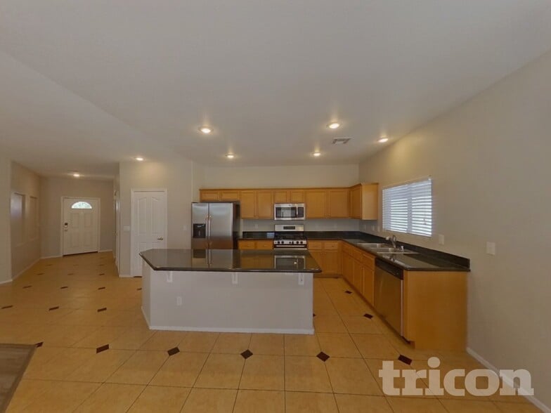 Building Photo - 4123 Farmdale Ave