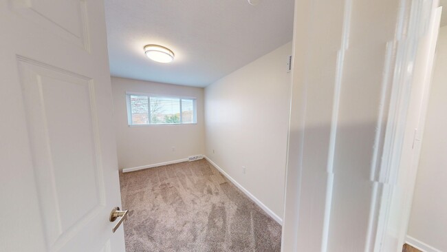 Building Photo - Updated 3 Bed 1 Bath in North Allegheny Sc...