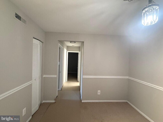 Building Photo - 3300 Woodburn Village Dr