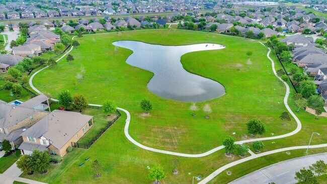 Building Photo - 20230 Creekdale Bend Dr