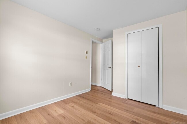 Building Photo - 53 Stonewall Ln