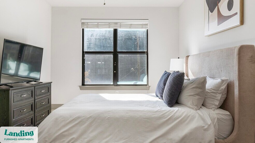 Building Photo - 930 Howell Mill Rd NW