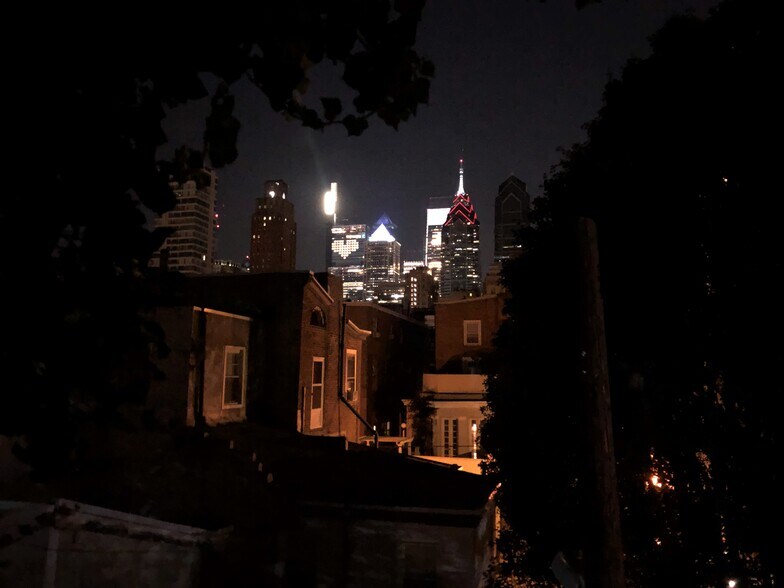 View North to skyline at night - 1535 Lombard St