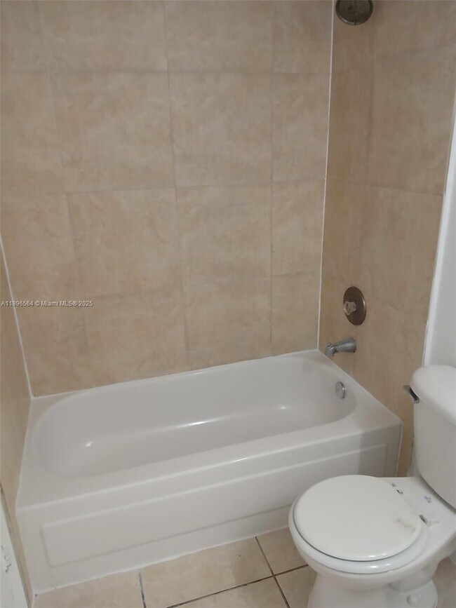 Building Photo - 10420 SW 158th Ct