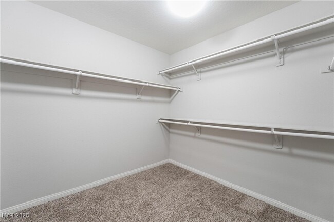Building Photo - 2332 Mundare Dr