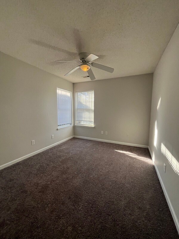 Building Photo - 12131 Brownestone View Dr