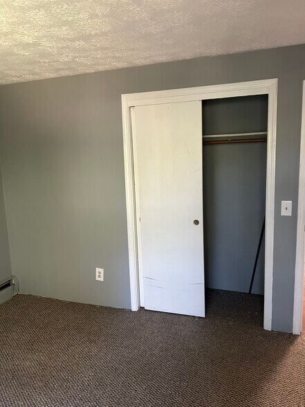 Building Photo - 545 Calef Rd