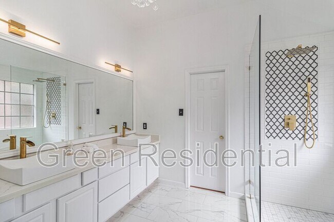 Building Photo - 11230 Sunshine Park Dr