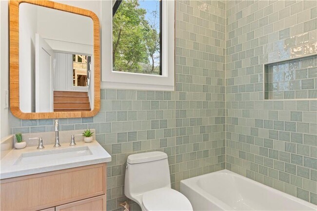 Building Photo - 205 Whitefoord Ave NE