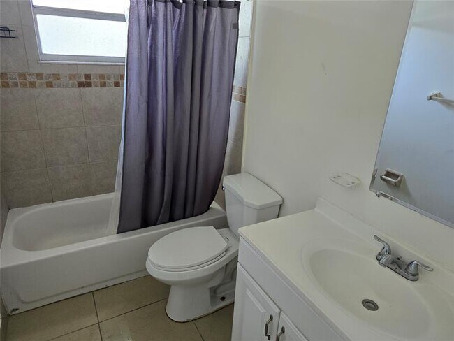 Building Photo - 433 SW 61st Terrace
