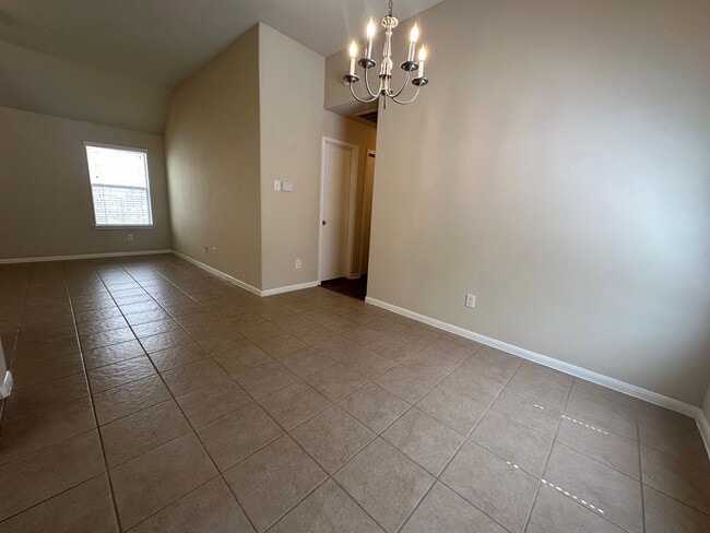 Building Photo - For Lease | 3 Bed, 2 Bath | 1,216 Sq Ft | ...