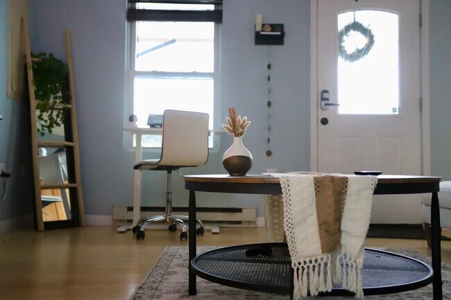 Building Photo - 14 Sterling Rd