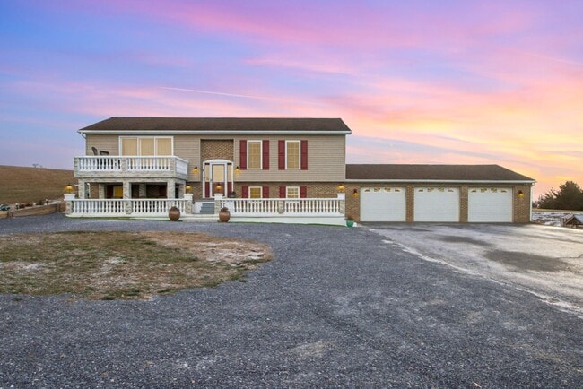 Building Photo - Beautiful updated Country Home