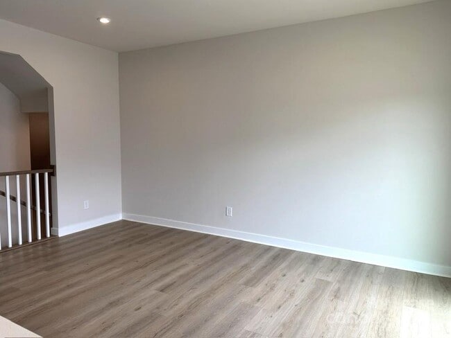 Building Photo - 437 Serenity Cir