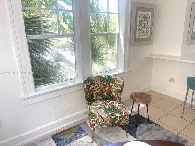 Building Photo - 1611 Michigan Ave