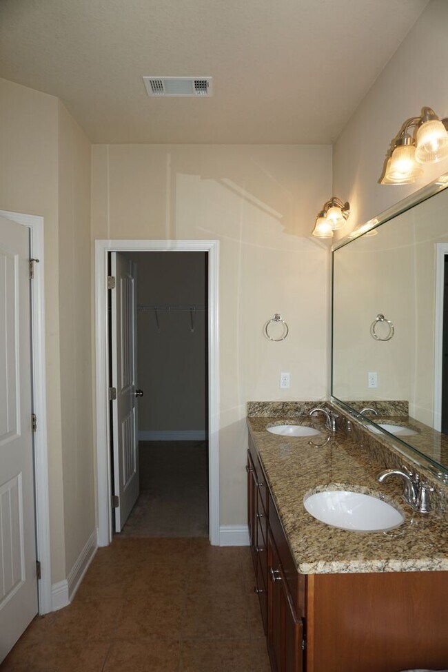 Building Photo - Crestivew: 4 Bedroom in Liberty Oaks